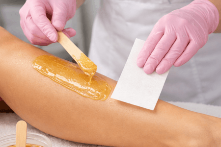 Pielęgnacja po depilacji woskiem okolic bikini
