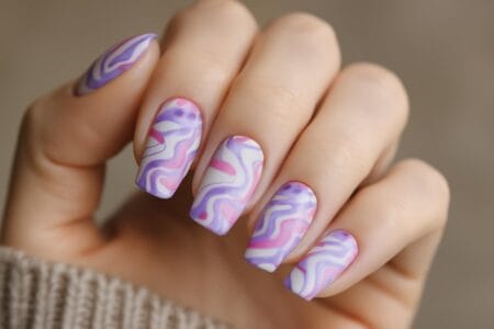 Water marble nails – jak zrobić marmurkowe paznokcie