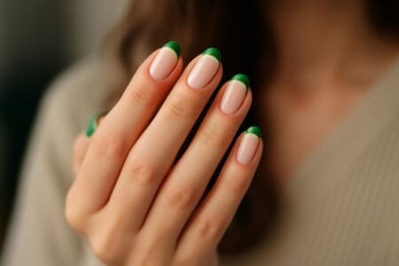 Zielony french manicure – modne inspiracje i warianty